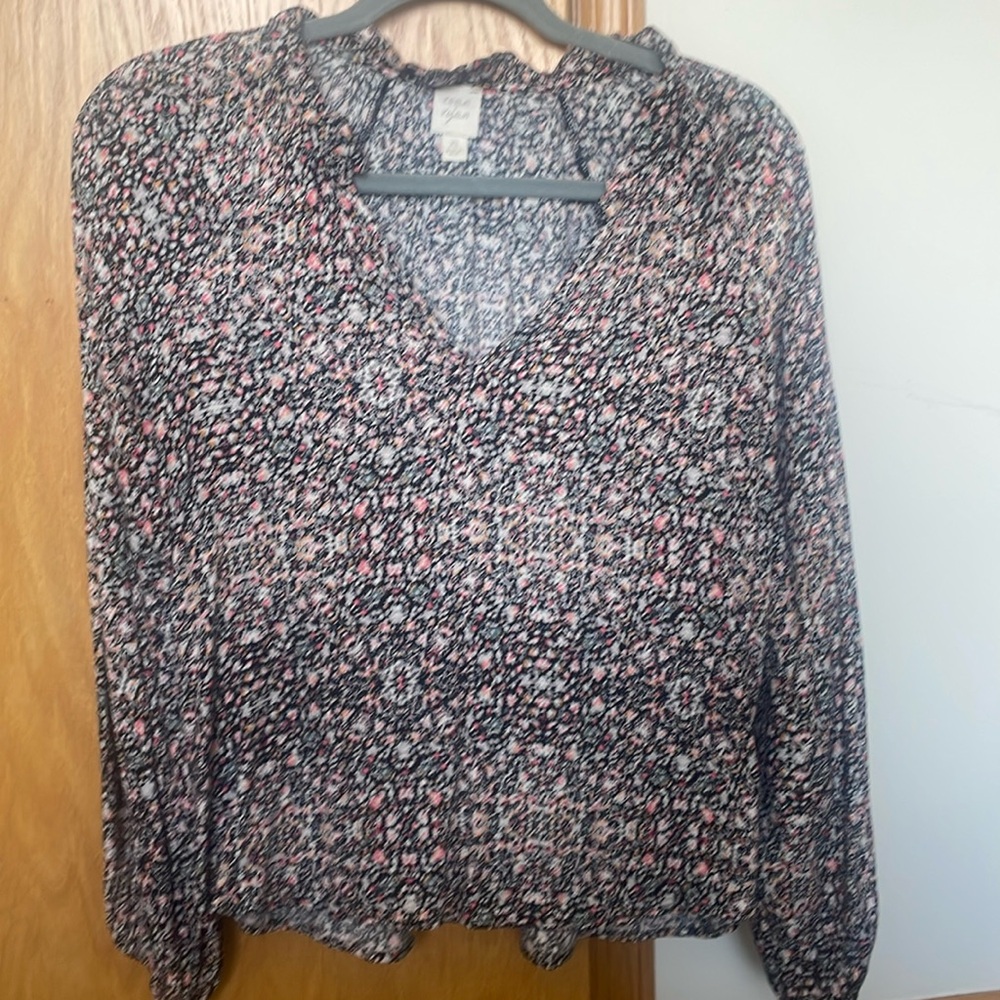 Sz XS Black/Coral Roan & Ryan floral blouse